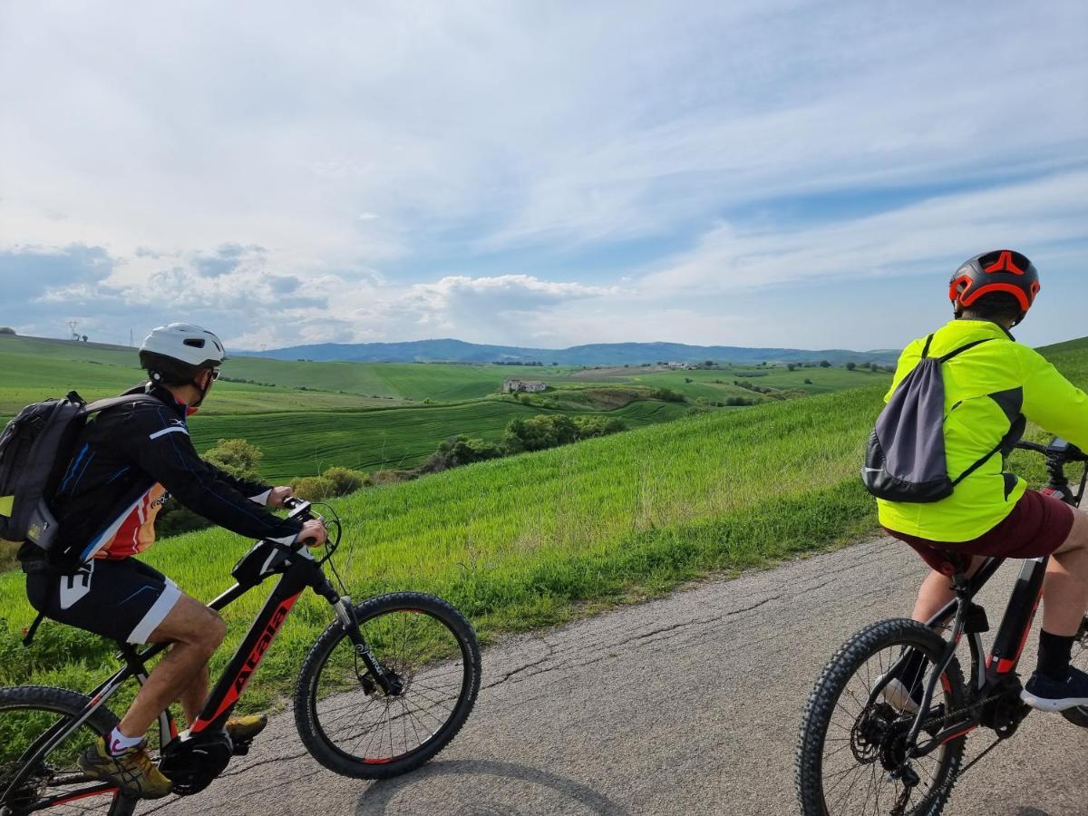 Agriturismo Essentia Dimora Rurale Larino ภายนอก รูปภาพ