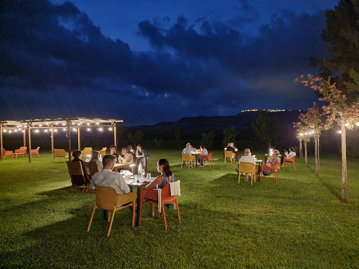 Agriturismo Essentia Dimora Rurale Larino ภายนอก รูปภาพ